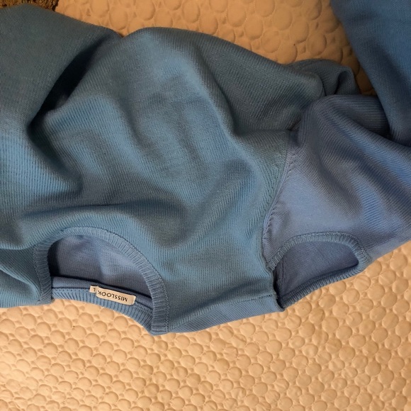 Irregular peek a boo shoulder Sweater - Picture 3 of 4